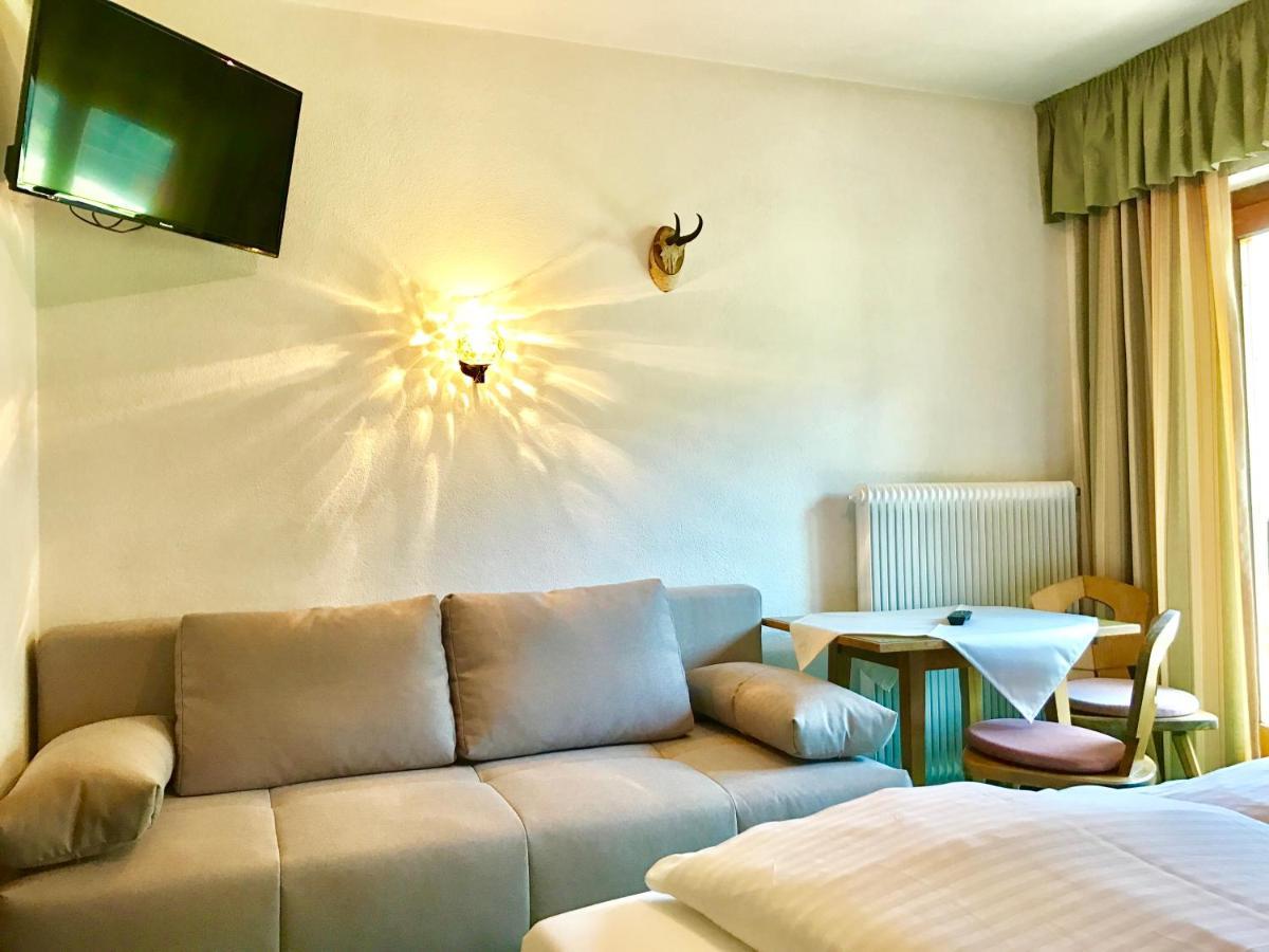 Hotel Schwarzer Adler Pettneu am Arlberg Ngoại thất bức ảnh