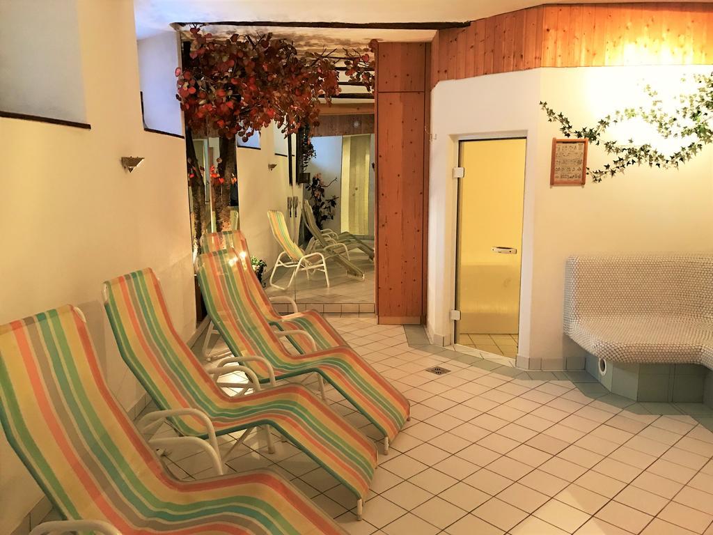 Hotel Schwarzer Adler Pettneu am Arlberg Ngoại thất bức ảnh